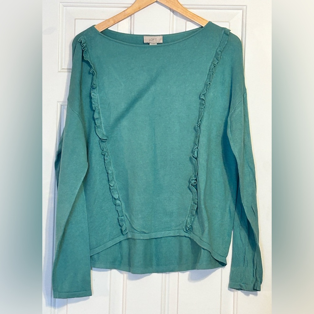 Ann Taylor LOFT Green Sweater with Ruffled Front Size Medium